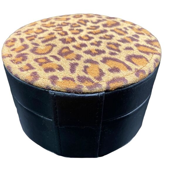 Jewelry case black with leopard print top snaps removable tray with storage - Picture 2 of 9